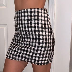 H&M black and white checkered skirt